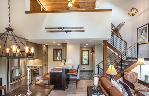 Vail House | Quiet Colorful Fall! 3 Nights 10% off Now into November