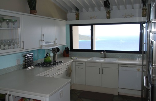 Rosendal Condo | Quiet & Comfortable 2 Bedroom Condo with Beautiful Panoramic Down Island Views