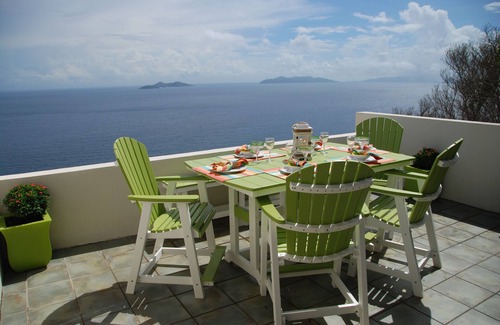 Rosendal Condo | Quiet & Comfortable 2 Bedroom Condo with Beautiful Panoramic Down Island Views