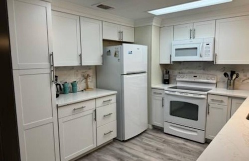 Ellenton House | Quiet community 2 Bed 2 Bath minutes away from Bradenton, FL.