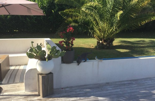 Biarritz House | Quiet contemporary villa with heated pool. (From 15/05)