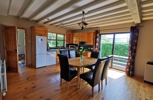 Dingle Cottage | Quiet cosy hideaway cottage in Dingle