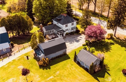 Delhi Cottage | Quiet Cottage Near Turkey Point and Port Dover
