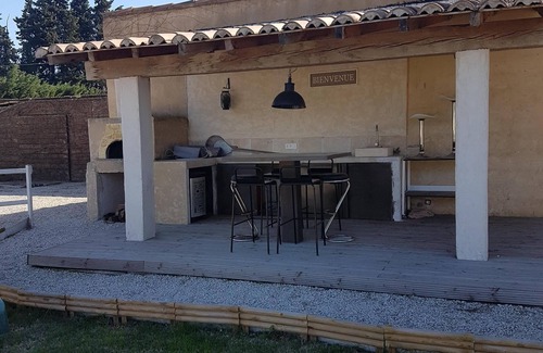 Graveson House | Quiet country villa with a lovely pool at the foot of the montagnette