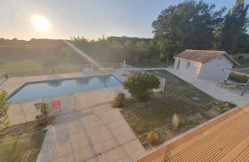 Lorignac House | Quiet countryside between vineyards and forest!