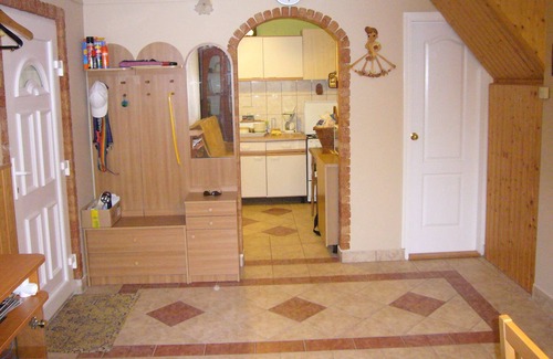 Tatabanya House | Quiet Countryside House in Tatabanya, Hungary, 3 minutes to town