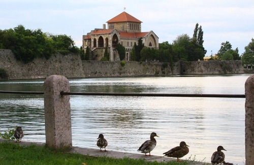 Tatabanya House | Quiet Countryside House in Tatabanya, Hungary, 3 minutes to town