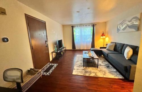 Orange Prairie Apartment | Quiet Cozy 2BR APT Black out Curtains