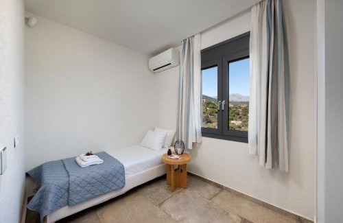 Almyros House | Quiet & Cozy, Aura House