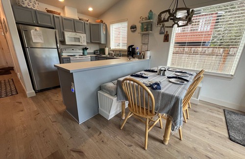 Cohassett Beach House | Quiet, cozy house in Westport near the beaches, downtown, fishing docks/marina.