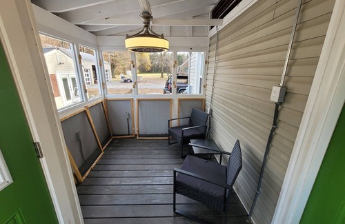 South Richmond House | Quiet Cozy Modern Oasis Minutes To Downtown RVA!