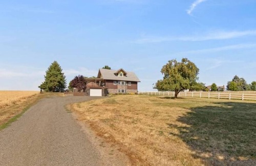 Spokane House | Quiet/Cozy Studio, Fire Pit, King bed, Views