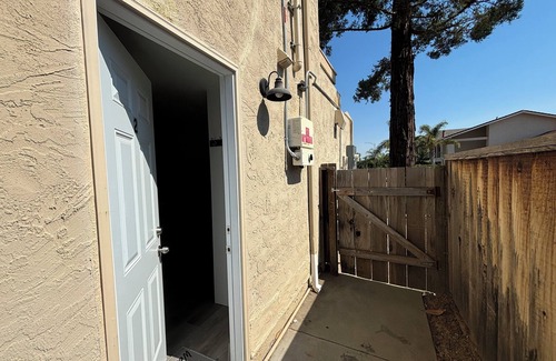 East San Jose Apartment | Quiet, Cozy studio in San Jose with WiFi, AC, Laundry, and Private Entrance!