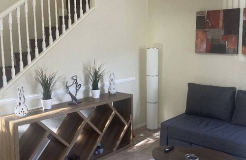 Foothills House | Quiet Cozy Two Bedroom Townhome in Henderson Nevada .