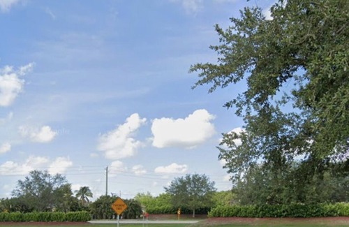 Port Saint Lucie House | Quiet Cul-de-Sac Retreat Tucked Away Yet Central!