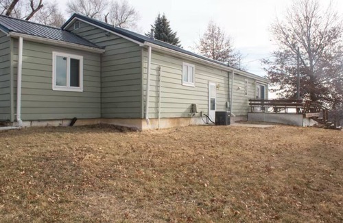Columbia House | Quiet Escape Near Rathbun Lake & Public Hunting Grounds