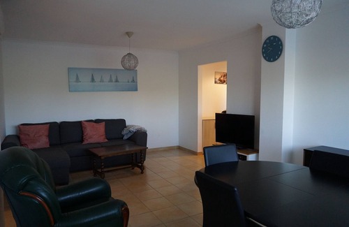 Correeira Apartment | Quiet F4 apartment 5 minutes from Olhão town center, Algarve