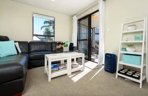 Waihi Beach House | Quiet Family Friendly Bach close to all amenities