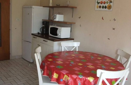 Fougerolles Cottage | Quiet cottage in Fougerolles, perfect for families