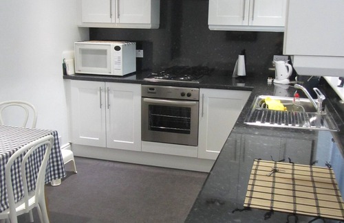 Runnymede Apartment | Quiet Garden Apartment in leafy Surrey on the edge of Windsor Great Park