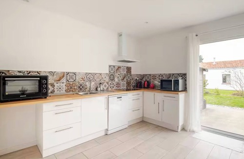 Brem Sur Mer House | Quiet garden apartment just minutes from town center and beaches.