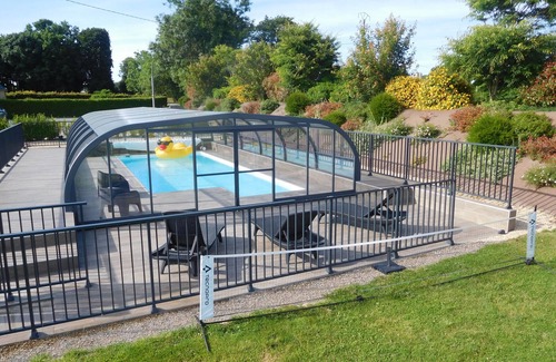 Ploneour-Lanvern Cottage | QUIET GITE 4 PEOPLE NEAR THE SEA WITH COVERED POOL