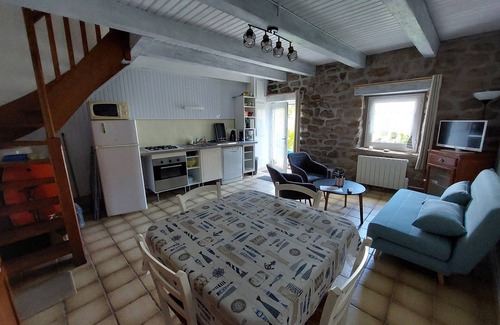 Tregunc House | Quiet gîte in an old farmhouse, 10 minutes' walk from the beach