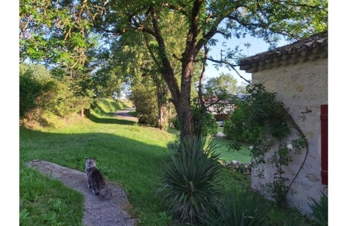 Sauveterre Cottage | Quiet gite with breathtaking views