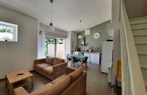Balanzac Cottage | Quiet gite with pool between Saintes and Royan