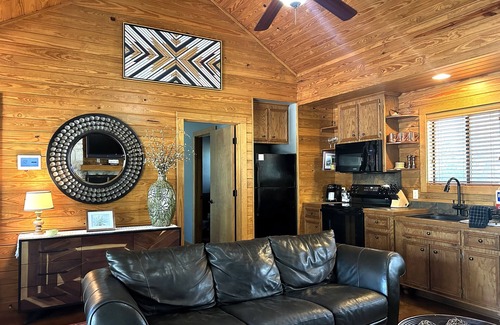 Canyon Lake House | Quiet Hill-Country Get-A-Away For Families/Small Groups. Winter Texans Welcome!