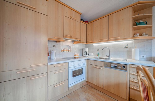 Bramberg am Wildkogel Apartment | Quiet holiday home with large terrace and bath