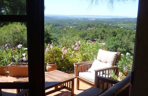 Vitrolles-en-Luberon House | Quiet holiday villa with swimming pool and superb view in the Luberon