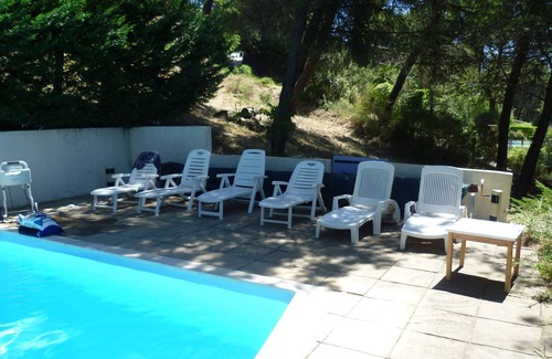 Vitrolles-en-Luberon House | Quiet holiday villa with swimming pool and superb view in the Luberon