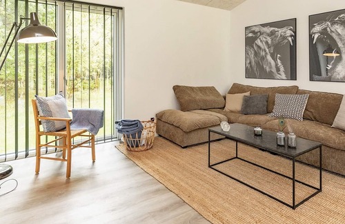 Skallerup Klit House | Quiet Holiday Home in Hjørring with Nature View