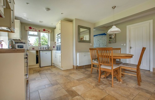 Melton Constable House | Quiet holiday home in beautiful, secluded 3/4 acre garden.