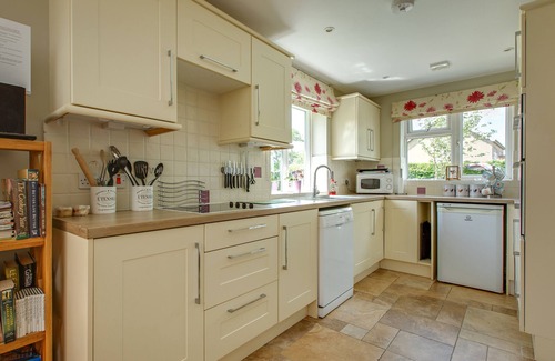 Melton Constable House | Quiet holiday home in beautiful, secluded 3/4 acre garden.