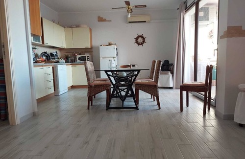 Capitana Apartment | Quiet Holiday Apartment "Casa Dea72" Near the Beach with Air Conditioning & Terrace