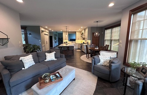 Oshkosh House | Quiet Home away from Home