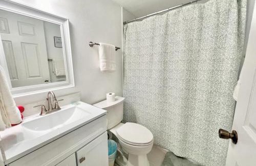 Fairvilla House | Quiet home in Metrowest