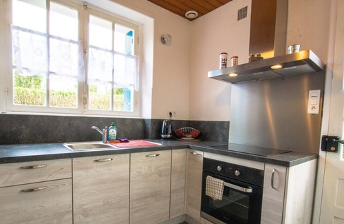 Crozon House | Quiet house; 15 min walk from the beach and 10 min walk from shops