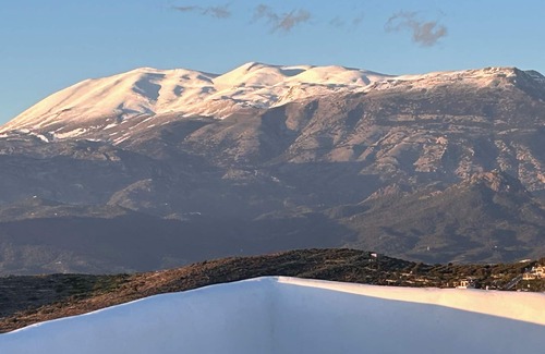 Pitsidia House | Quiet house in southern Crete, picturesque sea and mountain views, beach within walking distance