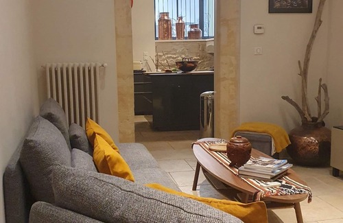 Arles City Centre Apartment | Quiet house in the historic center of Arles, classified 17th century with Patio