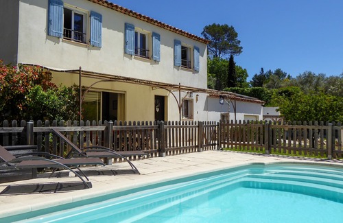 Sollies-Toucas Villa | Quiet house with swim pool & children's playground - 15 km from Hyères & Toulon