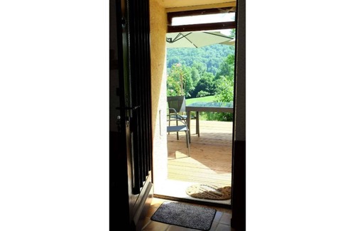 Soulan House | Quiet house with spa, view and space