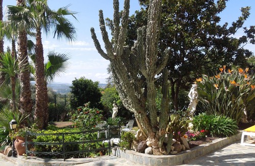 Bastelicaccia Apartment | Quiet, independent F2 ground floor villa between sea and mountains.