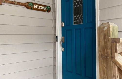 Surf City House | Quiet Island Hideaway with private beach access/pool, near shops and food.