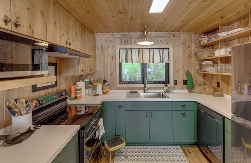 Longville Cabin | Quiet Lake Cabin | Fireplace & Campfire Ring | Ice Fish | Snowmobile Trails