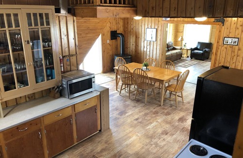 Munising Cabin | Quiet lakefront cabin with private beach 15 min to Munising & Pictured Rocks!