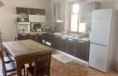 Monforte d'Alba House | Quiet little house with a view in the center of the village