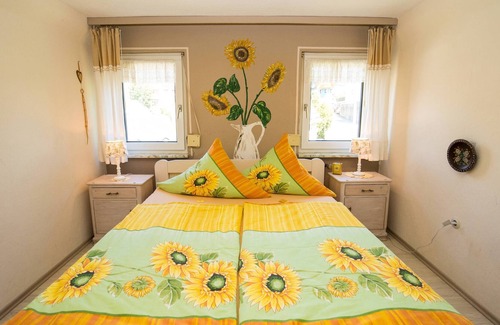 Bernstein a.Wald House | Quiet location, right on the forest, starting point for many hikes, child-friendly.